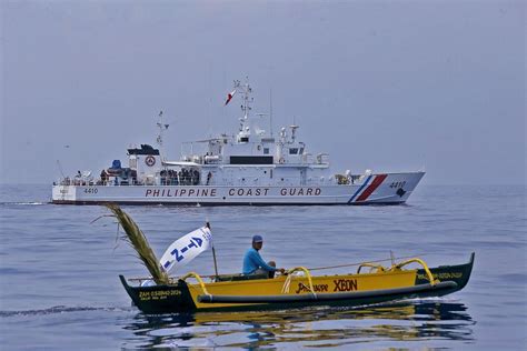 Over 40 Chinese ships move to block PH civilian mission in .